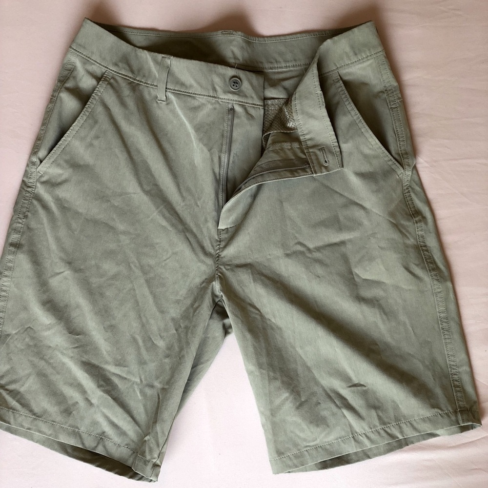 Old Navy Active flat front khaki colored shorts